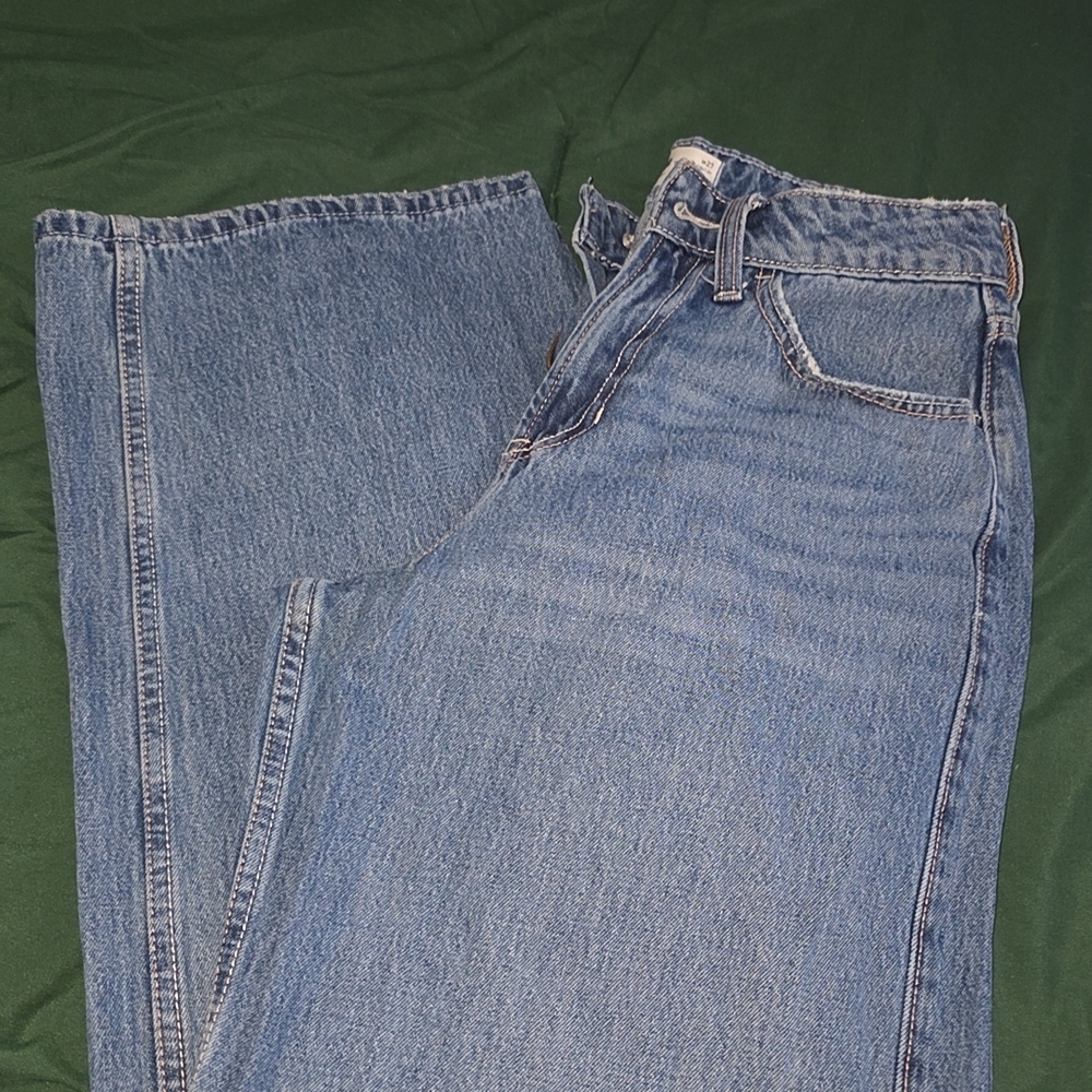Hollister Men's Relaxed Fit Blue Jeans